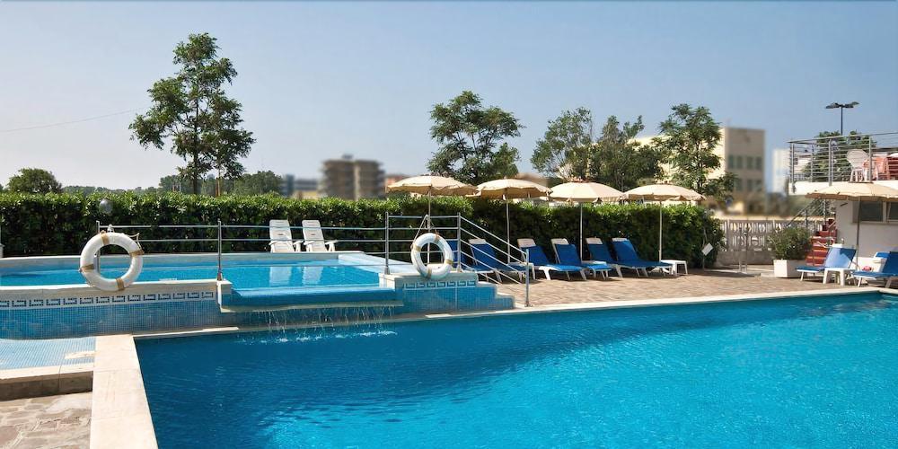 Gallia Club Hotel 체제나티코 외부 사진